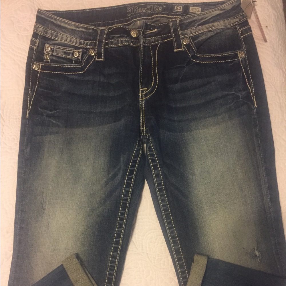 Miss Me Jean Capris NWT